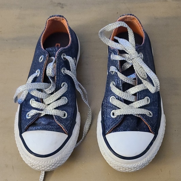 converse tennis sneakers